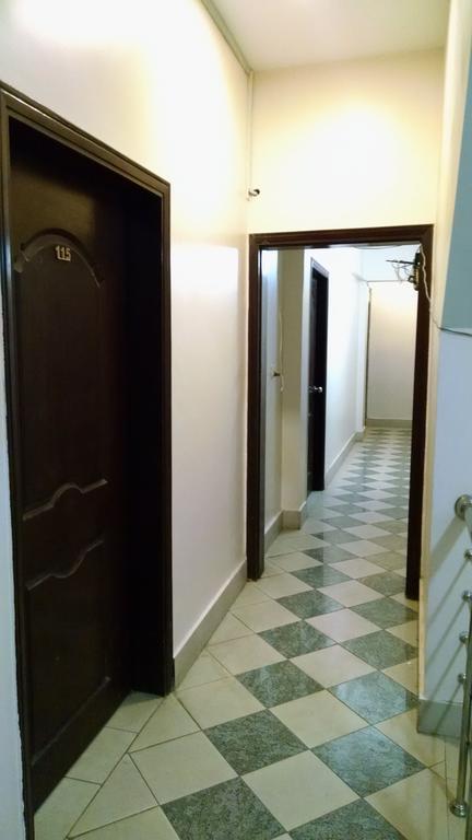 Embassy Lodge Karachi Luaran gambar